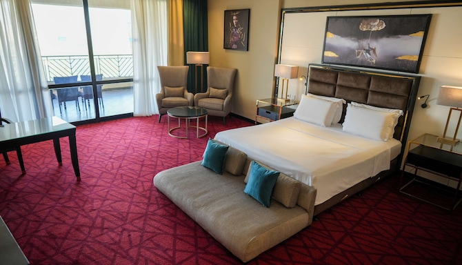 Radisson Blu Hotel and Convention Center, Alexandria - Royal BedRoom