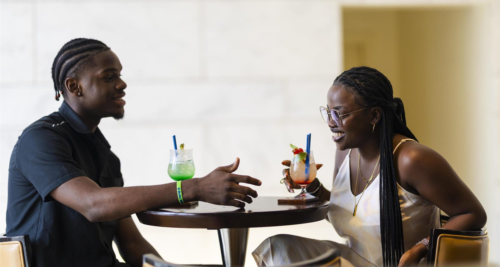 Radisson Blu Hotel and Convention Center, Kigali - Bar Cocktail with Guests