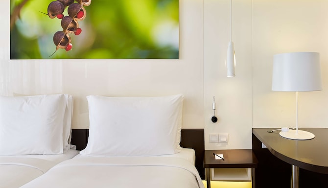 Radisson Blu Hotel & Convention Center, Kigali - Twin bed guest room
