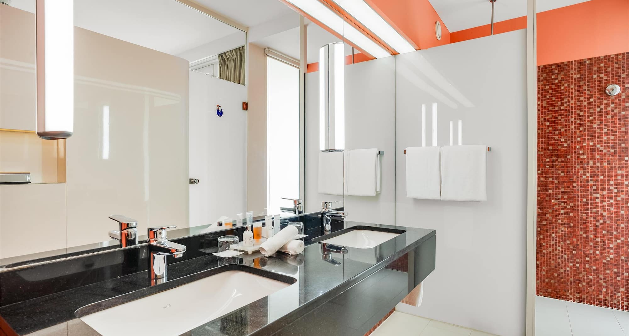 Radisson Blu Hotel and Convention Center, Kigali - Bathroom