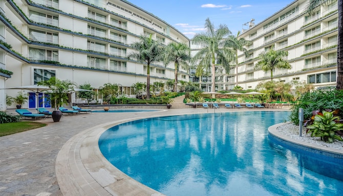 Radisson Blu Hotel & Convention Center, Kigali - Pool View