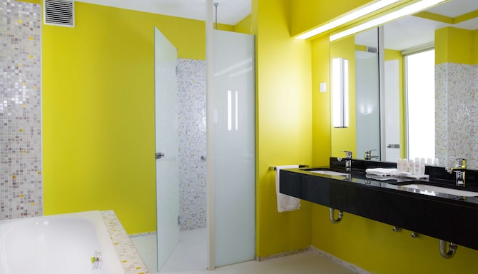 Radisson Blu Hotel & Convention Centre Kigali - Junior Suite Bathroom