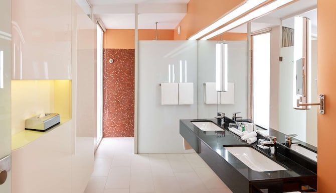 Radisson Blu Hotel &amp; Convention Centre Kigali - Suite bath