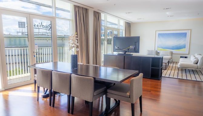 Radisson Blu Hotel & Convention Center, Kigali - Suite with Lounge Access and Terrace