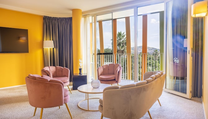 Radisson Blu Hotel & Convention Center, Kigali - Junior Suite with Lounge Access and Balcony