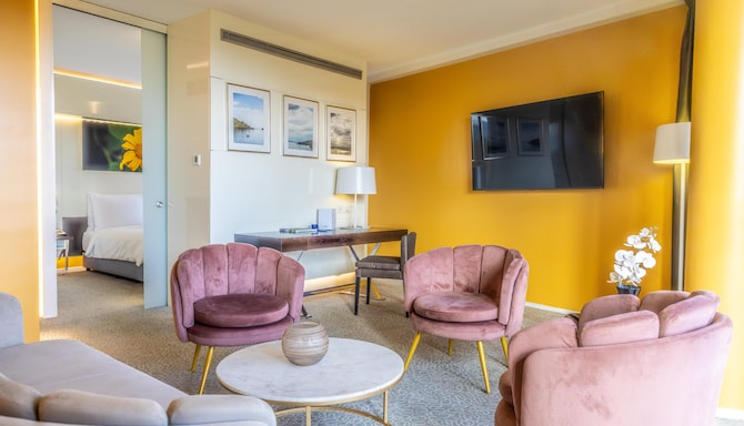 Radisson Blu Hotel & Convention Center, Kigali - Junior Suite with Lounge Access and Balcony