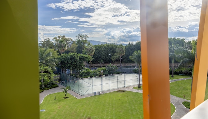 Radisson Blu Hotel & Convention Center, Kigali - Junior Suite with Lounge Access and Balcony
