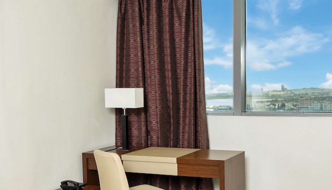 Radisson Blu Hotel & Convention Center, Tunis - Executive Room & Superior Room with lake view & lounge access