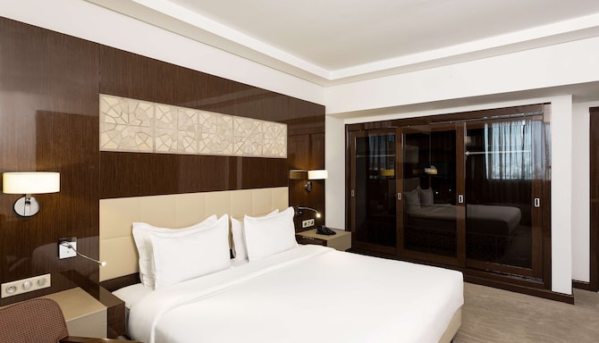 Radisson Blu Hotel & Convention Center, Tunis - Junior Suite with lounge access