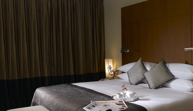 Radisson Blu Hotel, Dhaka Water Garden - Business Class Room 