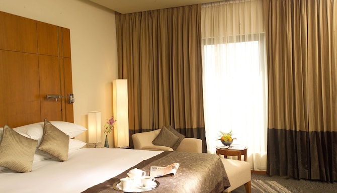 Radisson Blu Hotel, Dhaka Water Garden - Deluxe Room