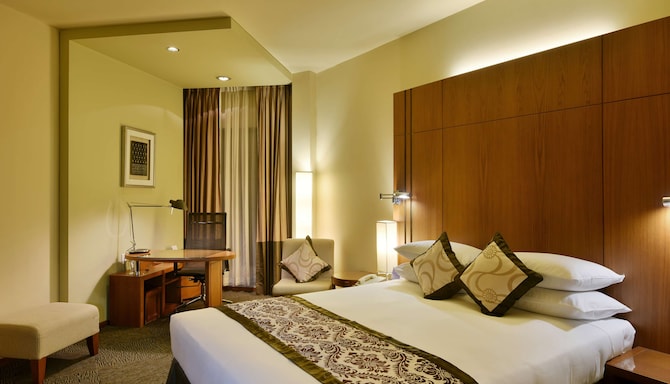 Radisson Blu Hotel, Dhaka Water Garden - Superior Room