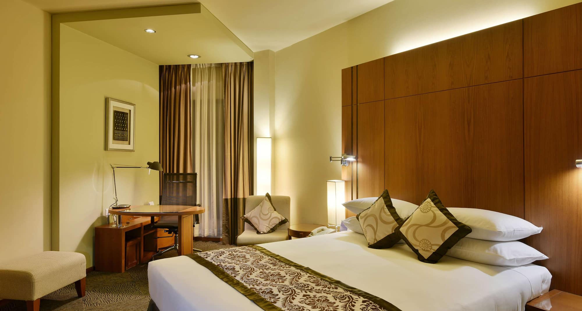 Radisson Blu Hotel, Dhaka Water Garden - Superior Room