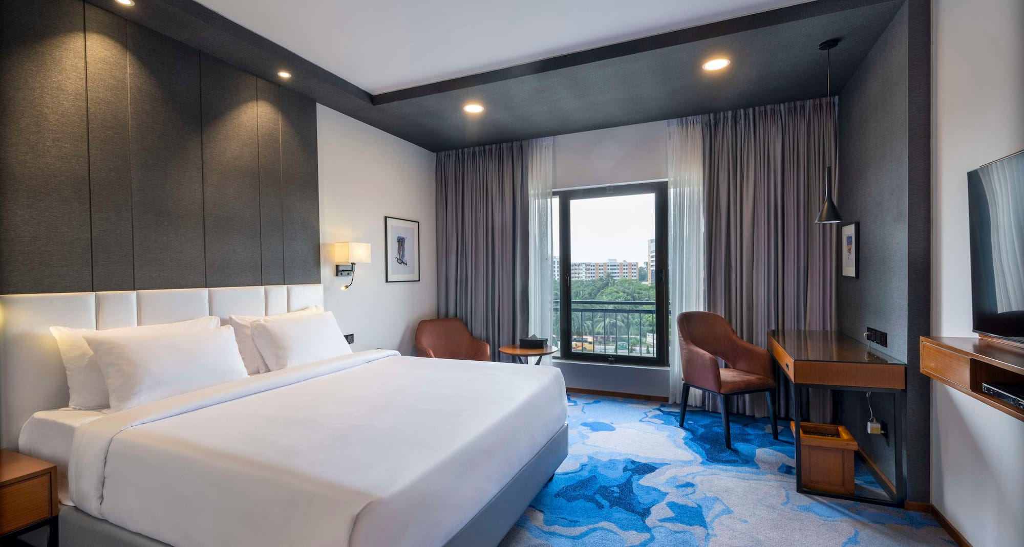 Radisson Blu Hotel, Dhaka Water Garden - Superior Room