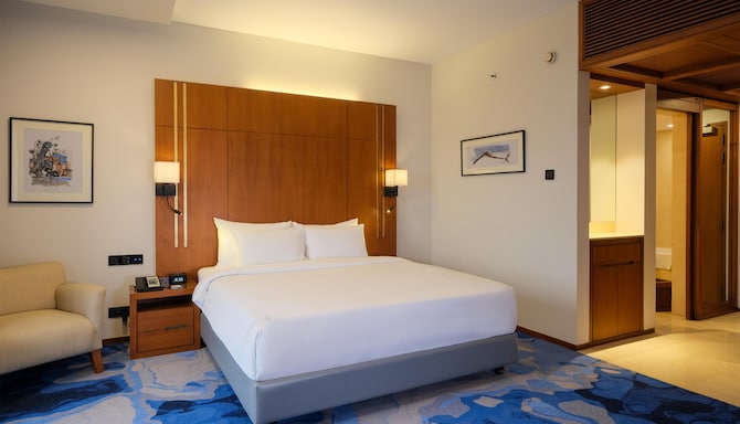 Radisson Blu Hotel, Dhaka Water Garden - Executive Room with Lounge Access