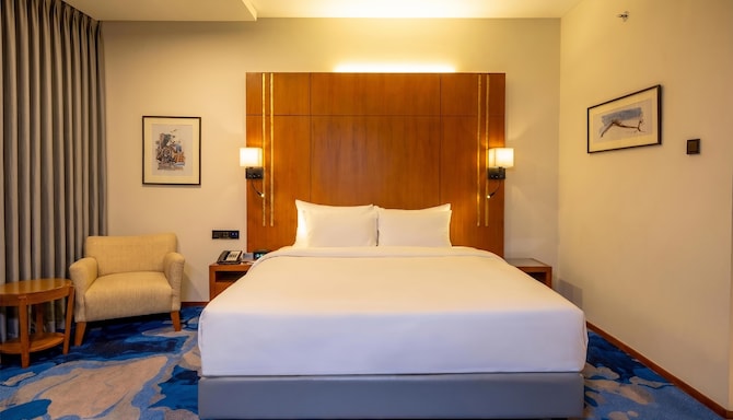 Radisson Blu Hotel, Dhaka Water Garden - Executive Room with Lounge Access