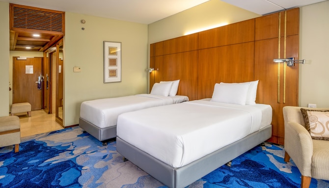 Radisson Blu Hotel, Dhaka Water Garden - Family Room