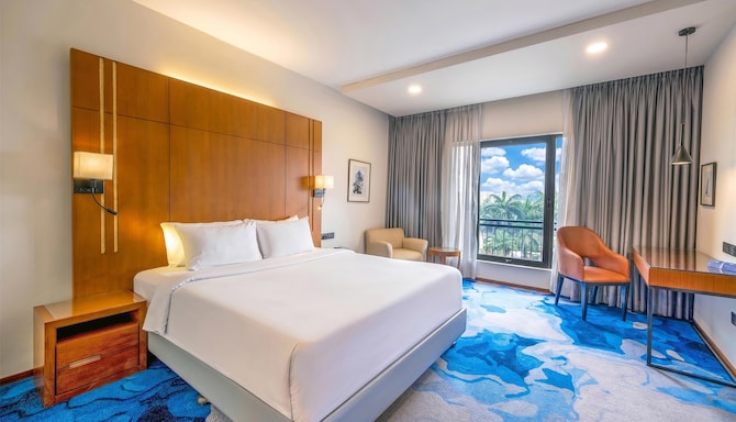 Radisson Blu Hotel, Dhaka Water Garden - Premium Room