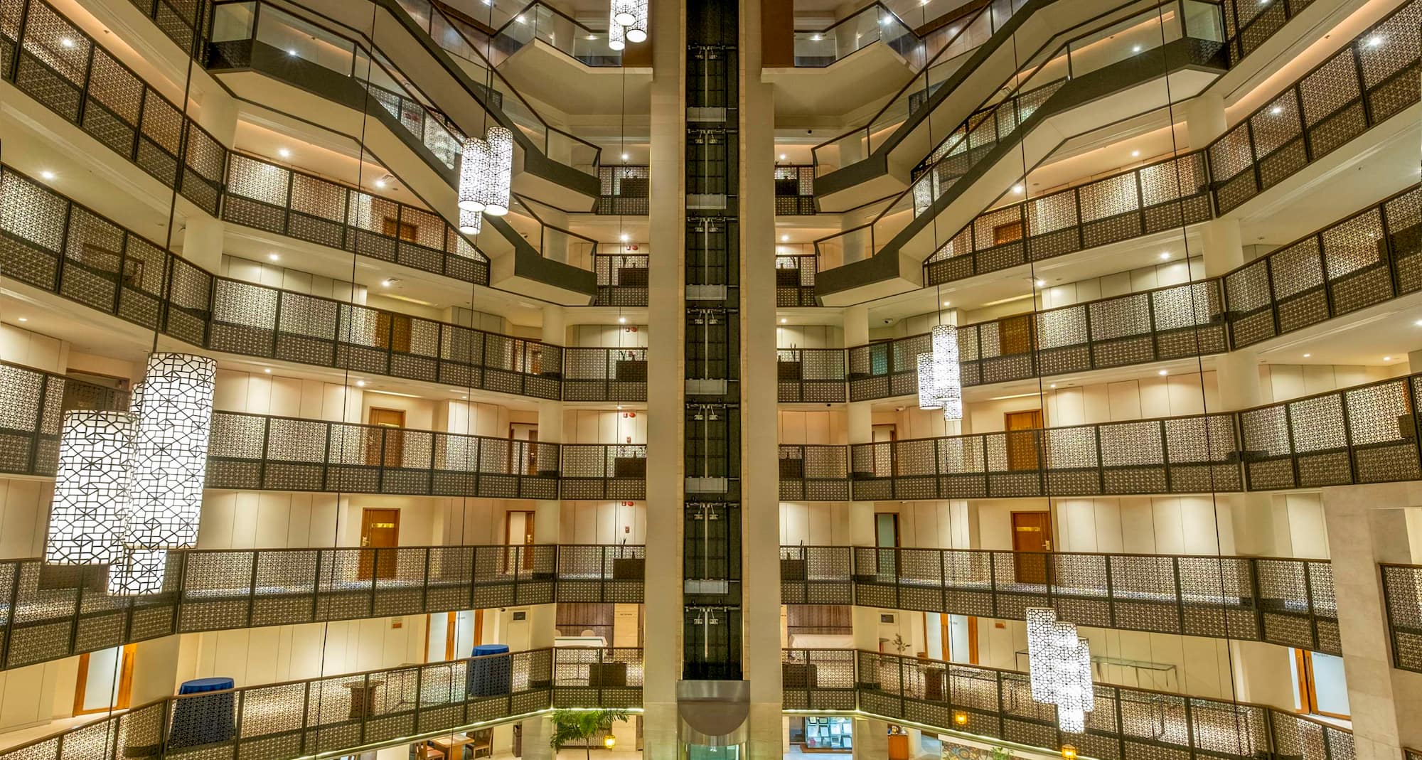 Radisson Blu Hotel, Dhaka Water Garden - Lobby