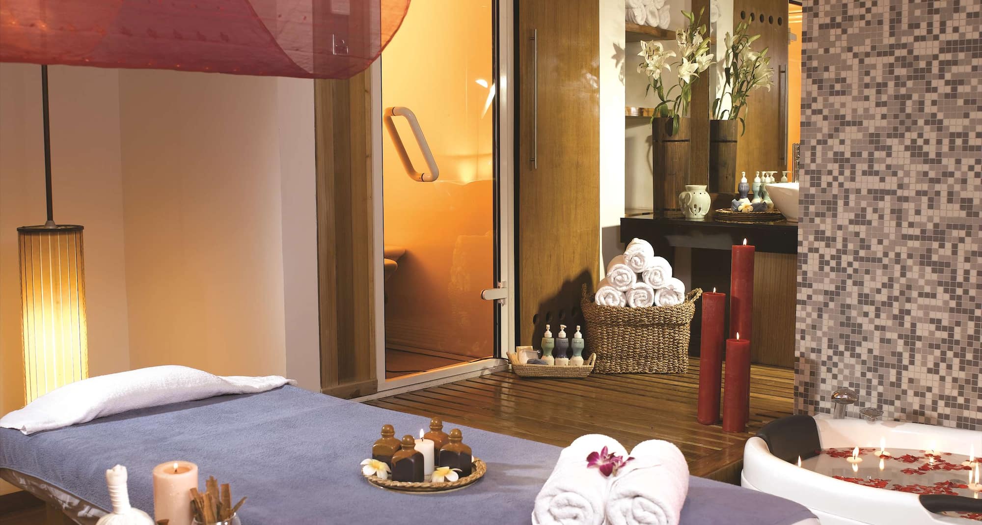 Radisson Blu Hotel, Dhaka Water Garden - Spa Esc