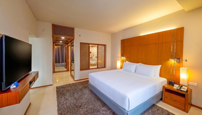 Radisson Blu Hotel, Dhaka Water Garden - Suite