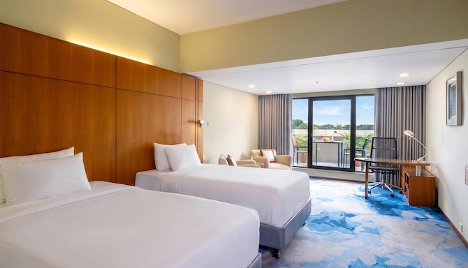 Radisson Blu Hotel, Dhaka Water Garden - Family Room
