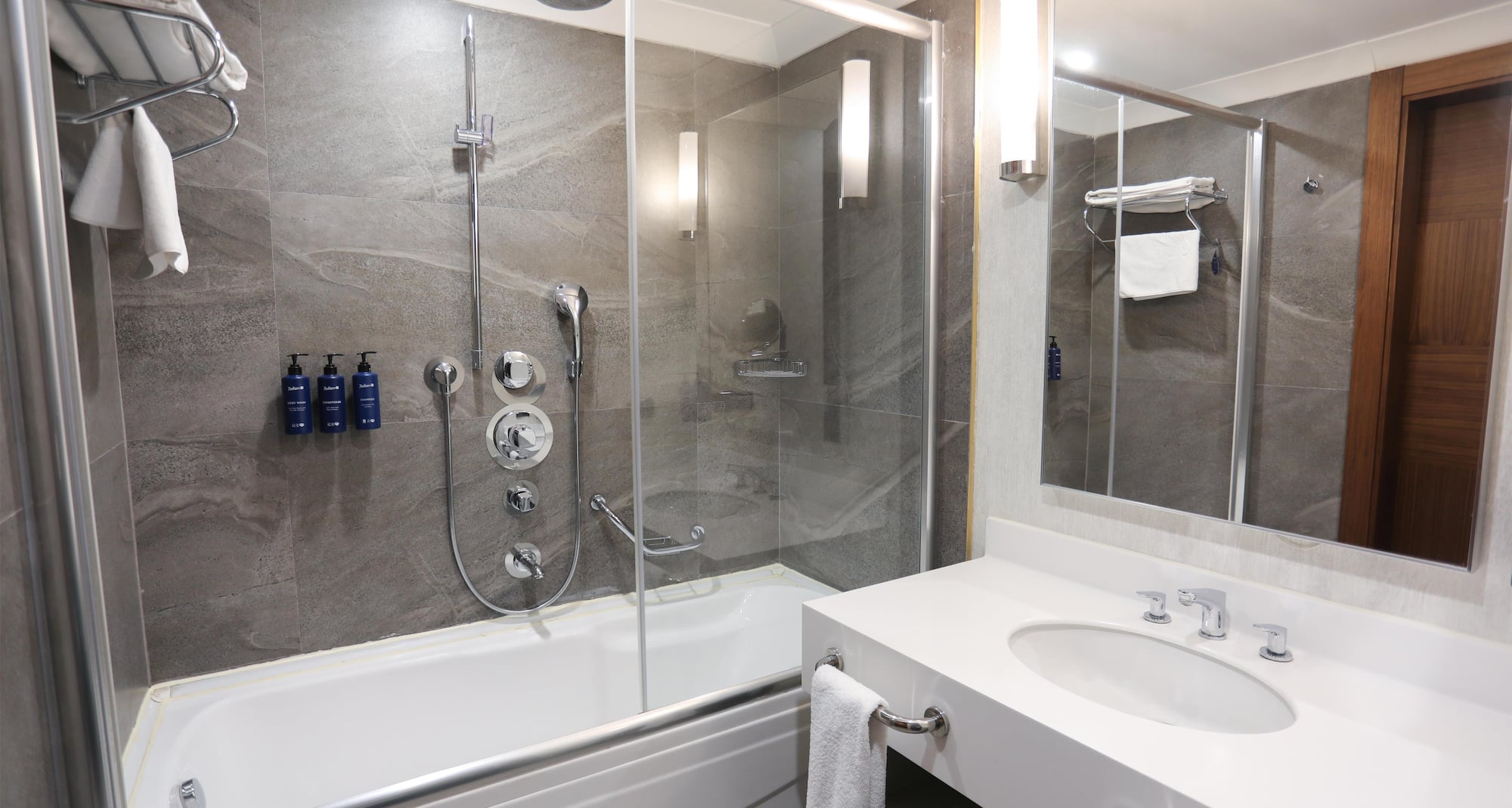 Radisson Blu Hotel, Diyarbakir - Bath Room