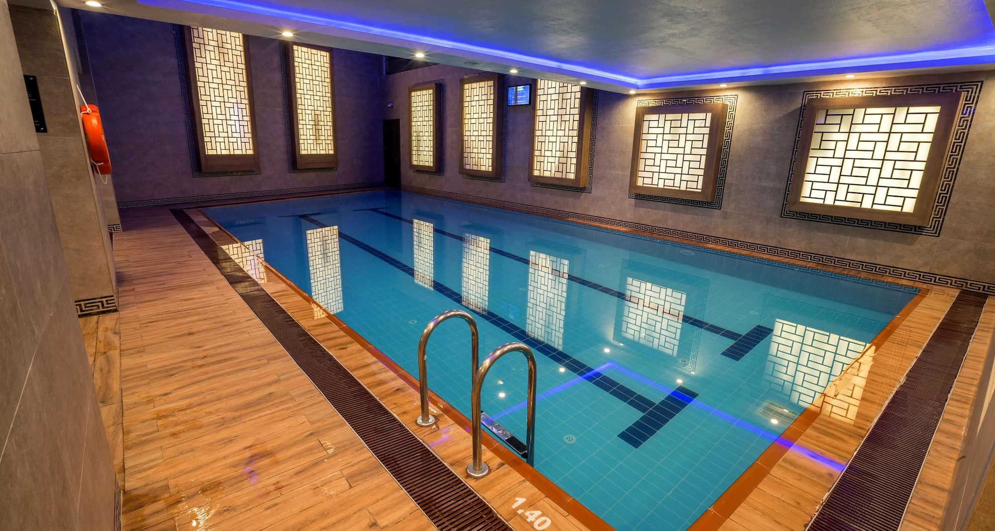 Radisson Blu Hotel, Diyarbakir - Havuz manzarası