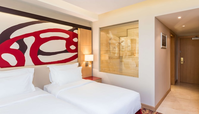 Radisson Blu Hotel, Doha - Standard Room with twin beds