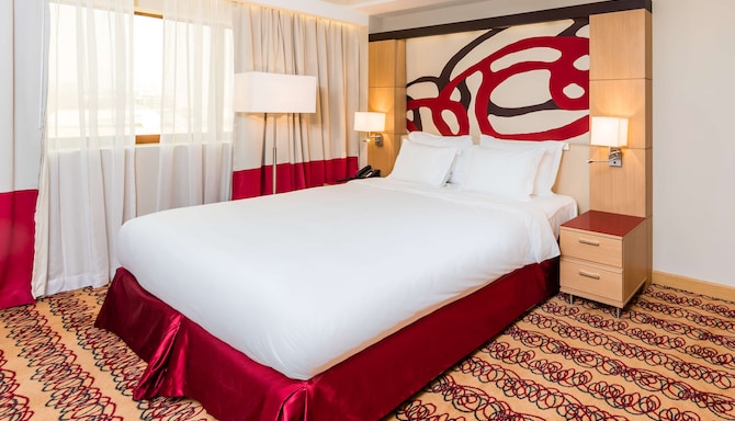 Radisson Blu Hotel, Doha - Accessible Room with king bed