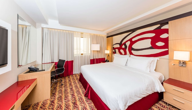 Radisson Blu Hotel, Doha - Accessible Room with king bed