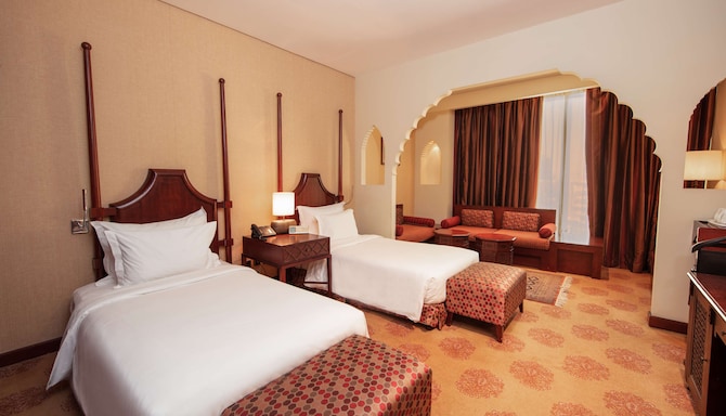 Radisson Blu Hotel, Doha - Superior Twin Room - Indian theme