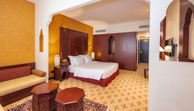 Radisson Blu Hotel, Doha - Superior Room with King Bed