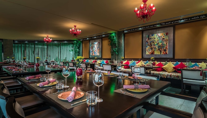Radisson Blu Hotel, Doha - Picasso s