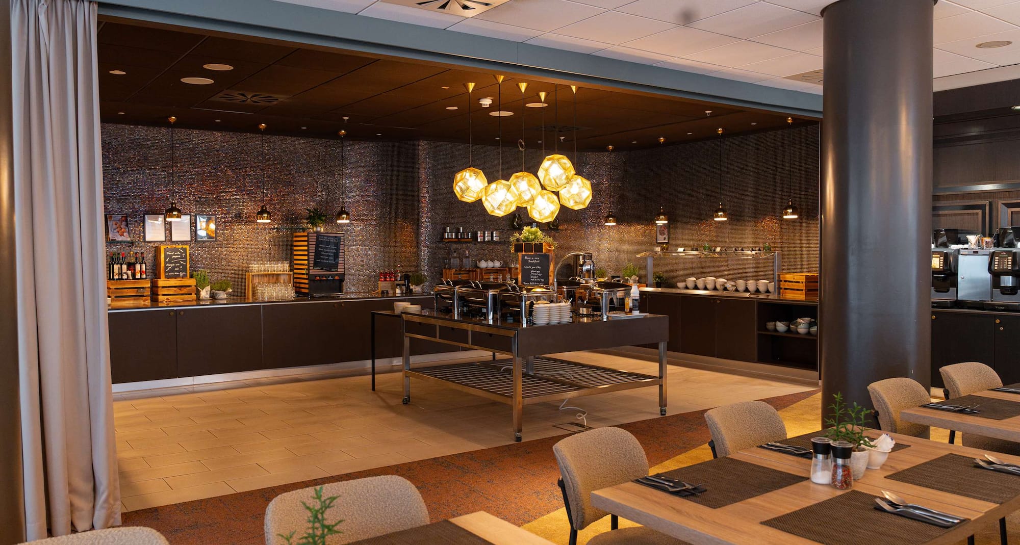 Radisson Blu Hotel, Dortmund - GINGER Breakfast