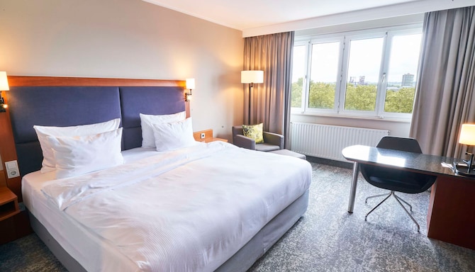 Radisson Blu Hotel, Dortmund - Premium Room high floor