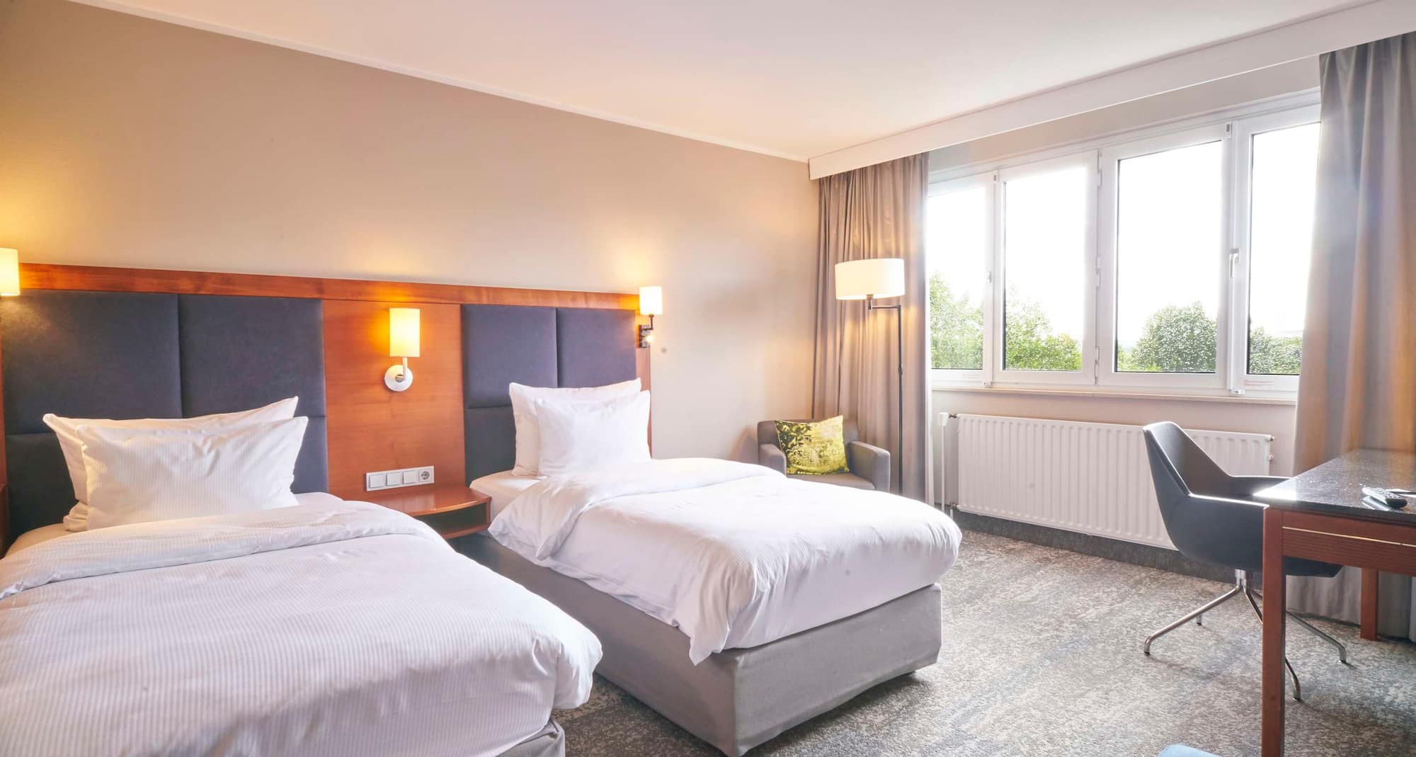 Radisson Blu Hotel, Dortmund - Superior Room with twin beds