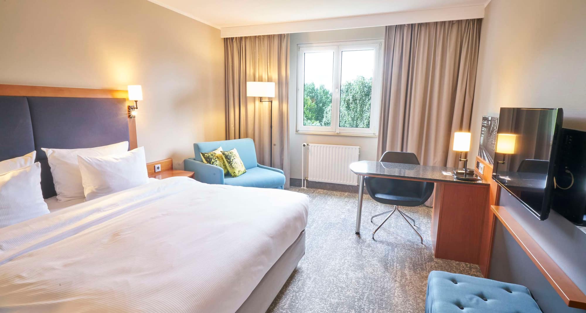 Radisson Blu Hotel, Dortmund - Superior Room with park view