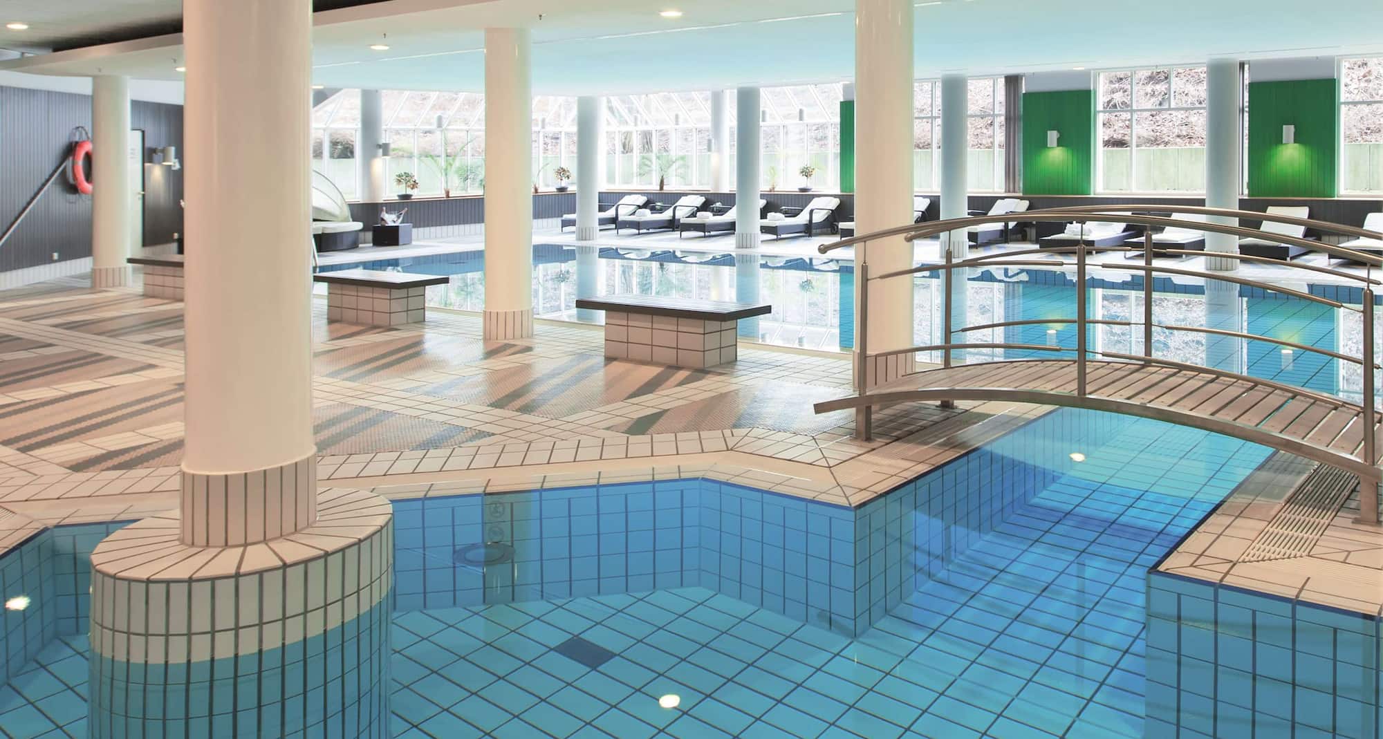 Radisson Blu Hotel, Dortmund - Active Club - Pool