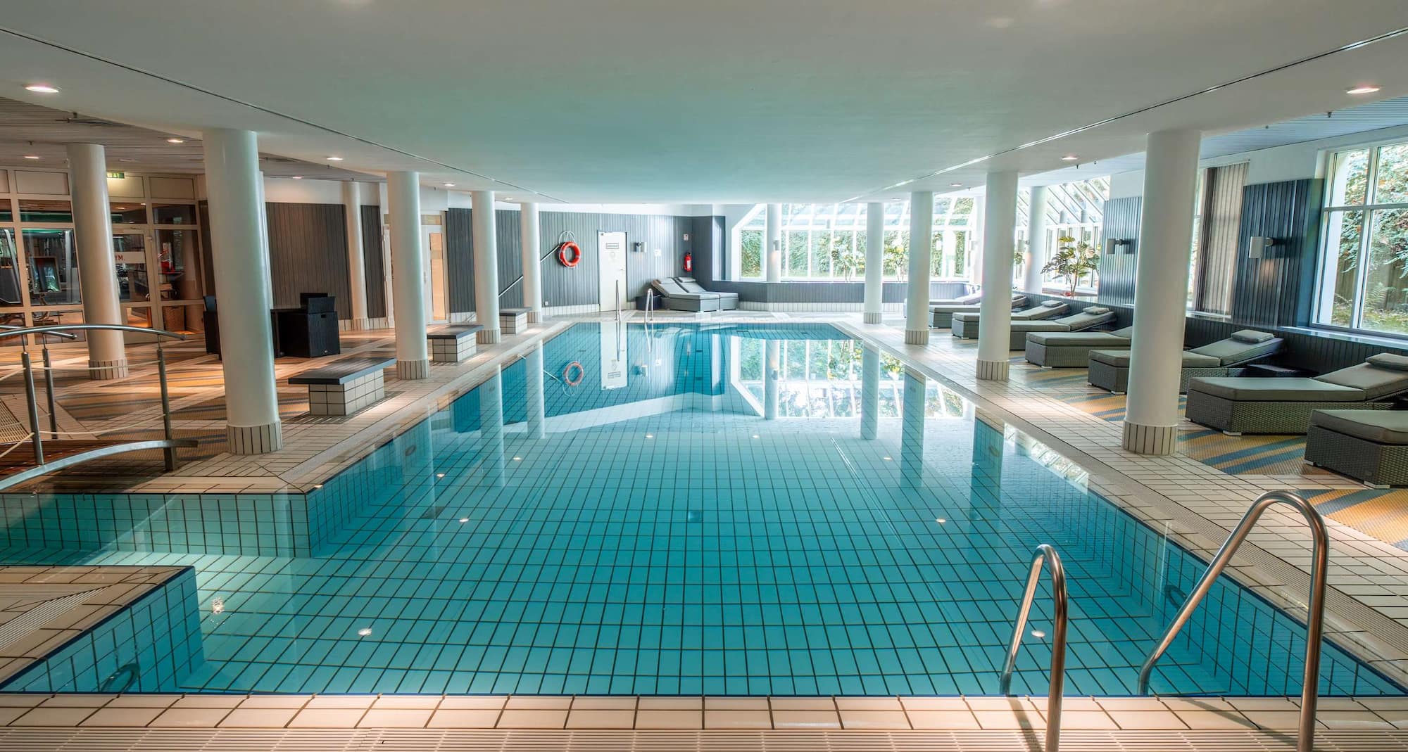 Radisson Blu Hotel, Dortmund - Pool