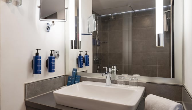 Radisson Blu Hotel, Dortmund - Svit badkar