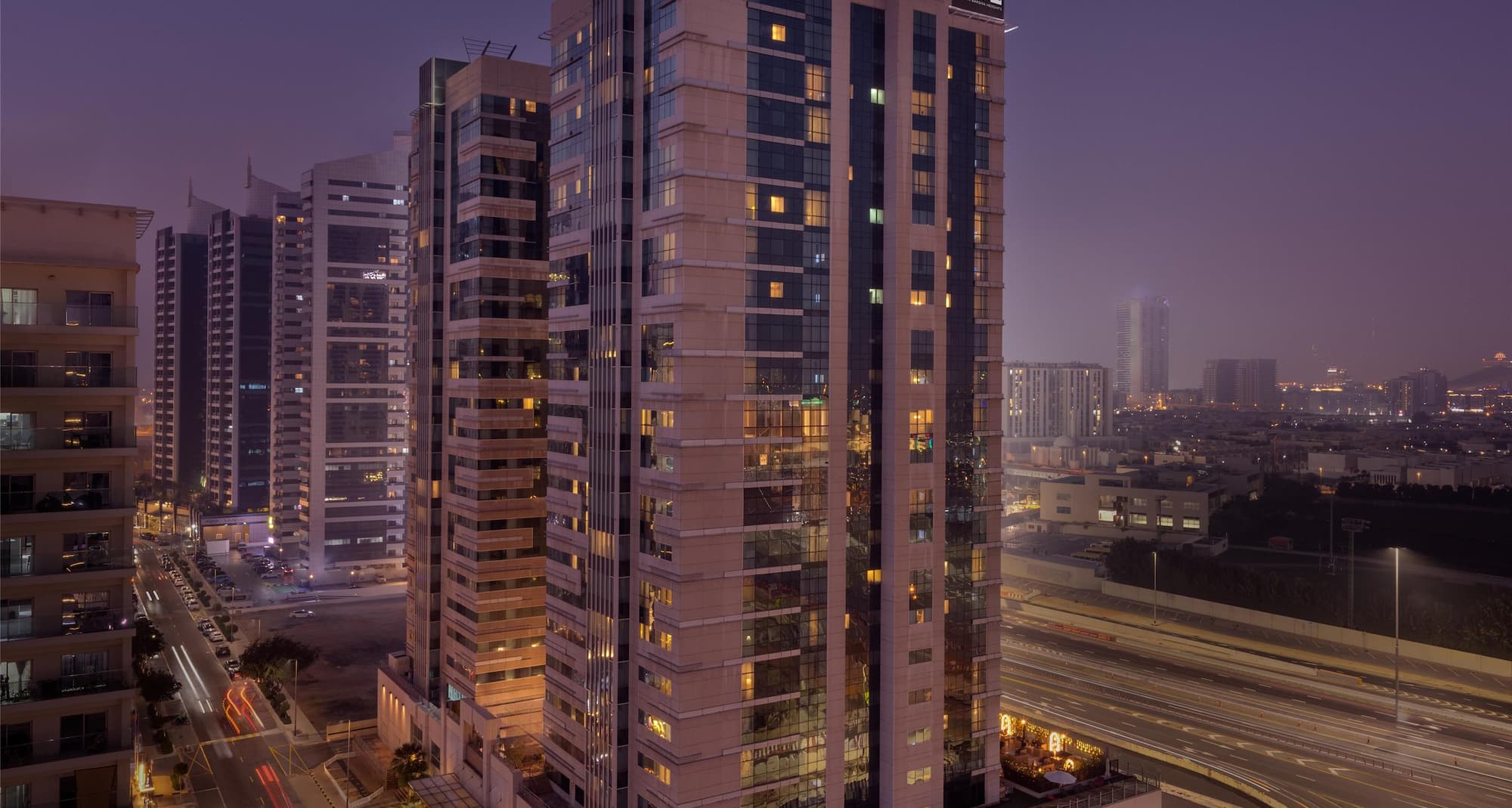 Radisson Blu Hotel, Dubai Barsha Heights - منظر الواجهة الخارجية