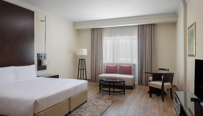 Radisson Blu Hotel, Dubai Barsha Heights - غرفة ضيوف