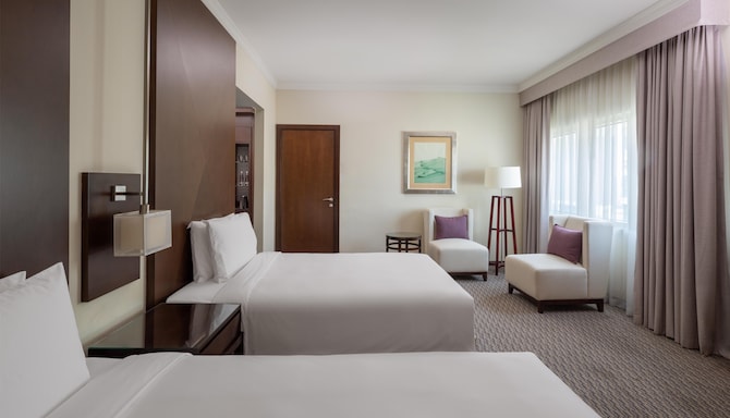 Radisson Blu Hotel, Dubai Barsha Heights - غرفة ضيوف