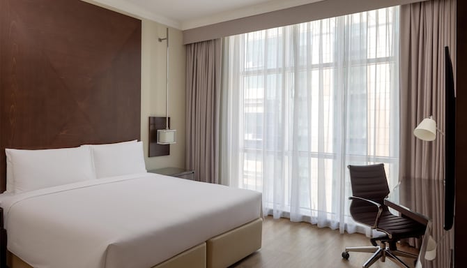 Radisson Blu Hotel, Dubai Barsha Heights - جناح