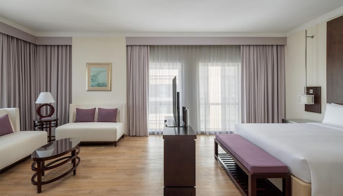 Radisson Blu Hotel, Dubai Barsha Heights - جناح