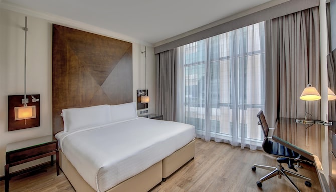 Radisson Blu Hotel, Dubai Barsha Heights - جناح