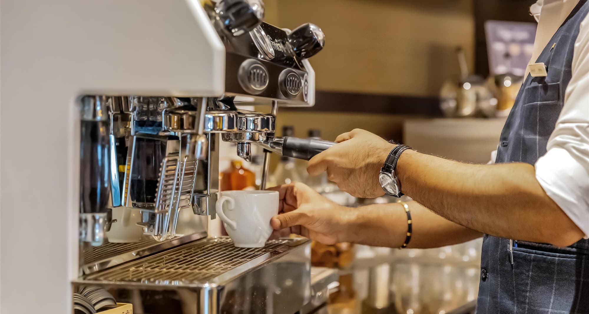 Radisson Blu Hotel, Dubai Canal View - BakeHouse Lobby Cafe