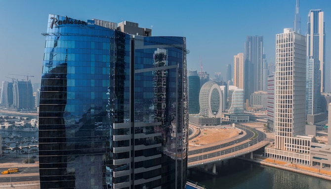 Radisson Blu Hotel, Dubai Canal View - Exterior