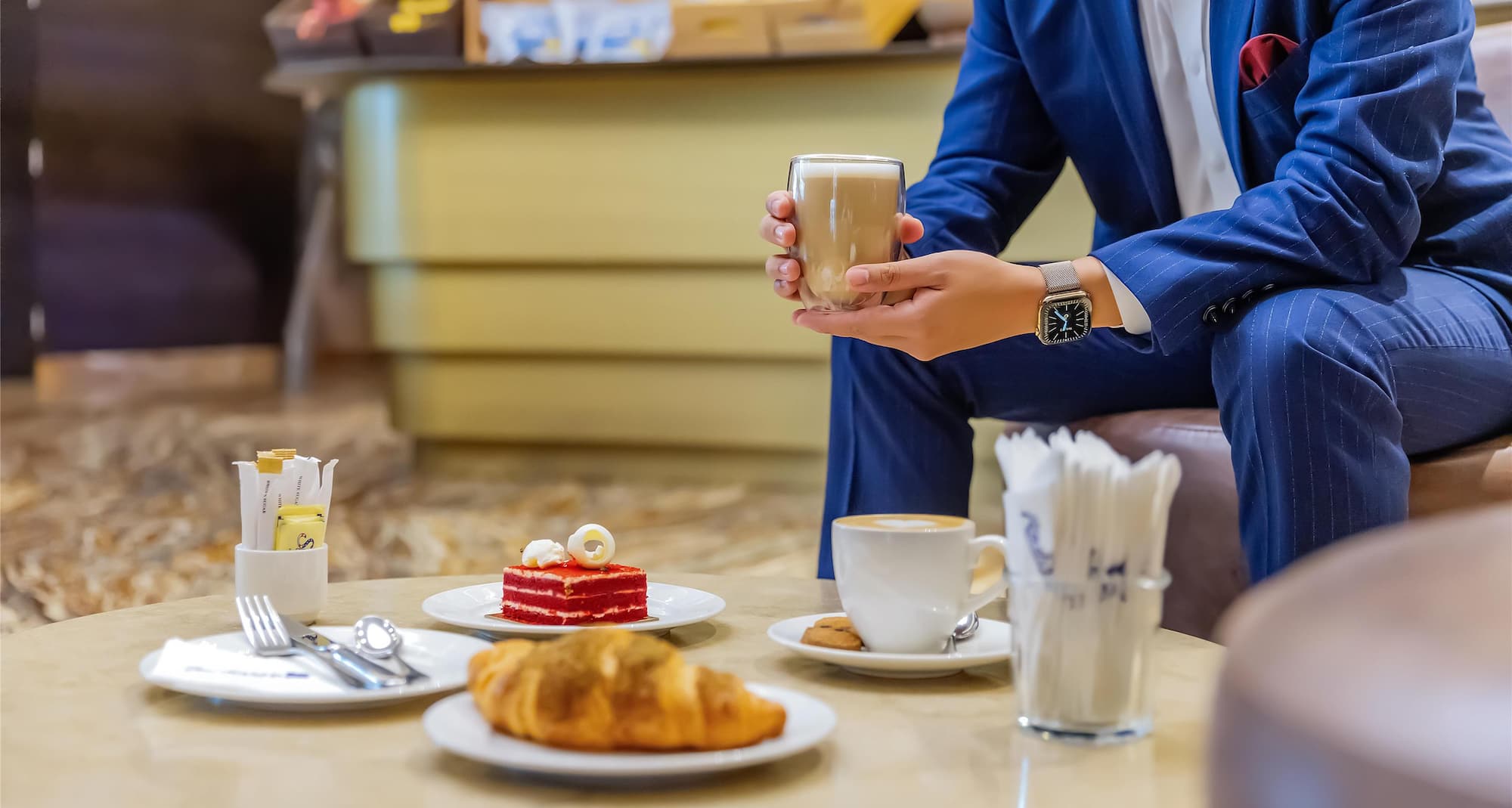 Radisson Blu Hotel, Dubai Canal View - BakeHouse Lobby Cafe